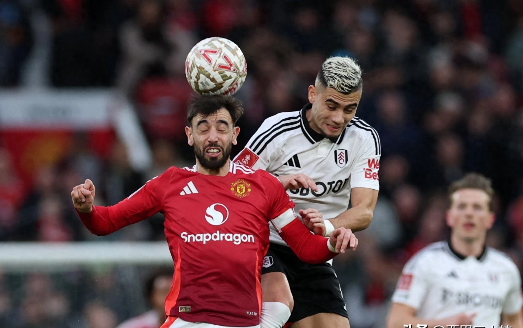 关于曼联内部会议纪要流出:赛前回应争议;足总杯使命明确;控场能力受关注的信息 关于曼联内部会议纪要流出:赛前回应争议;足总杯使命明确;控场能力受关注的信息