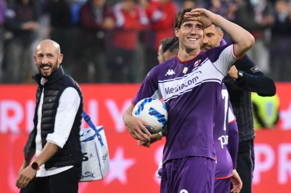 关于赛地聚焦：法国杯赛前热度飙升，阿森纳官宣签约，悬念犹存，赛程密集仍需轮换的信息